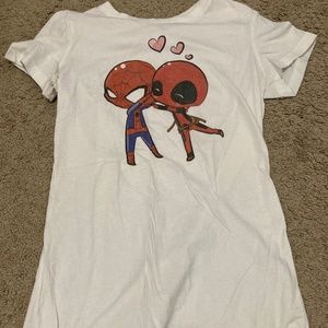 Spider-Man Deadpool graphic tee